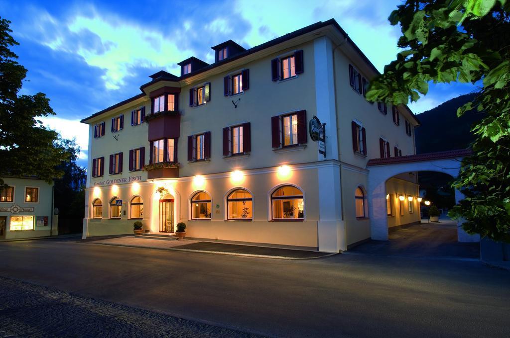 Gasthof Goldener Fisch Лиенц Экстерьер фото